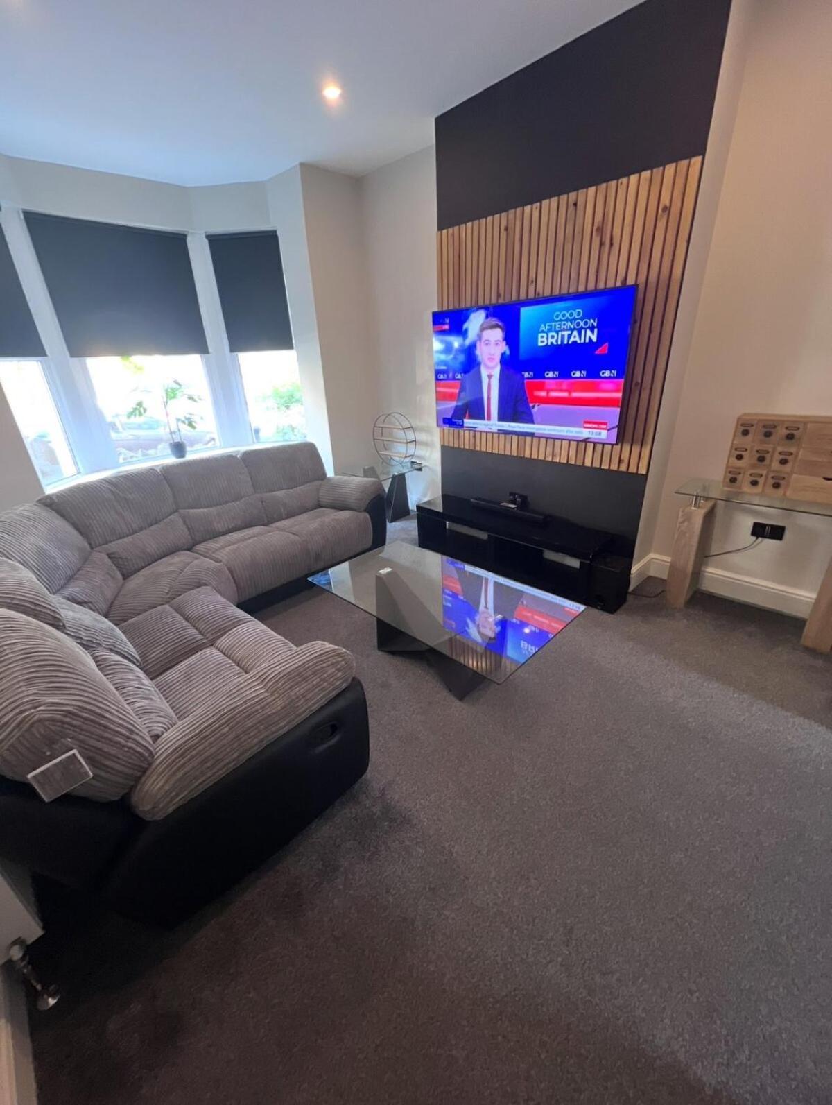 Modern 5 Bedroom Terraced Luxurious House Colwyn Bay Extérieur photo